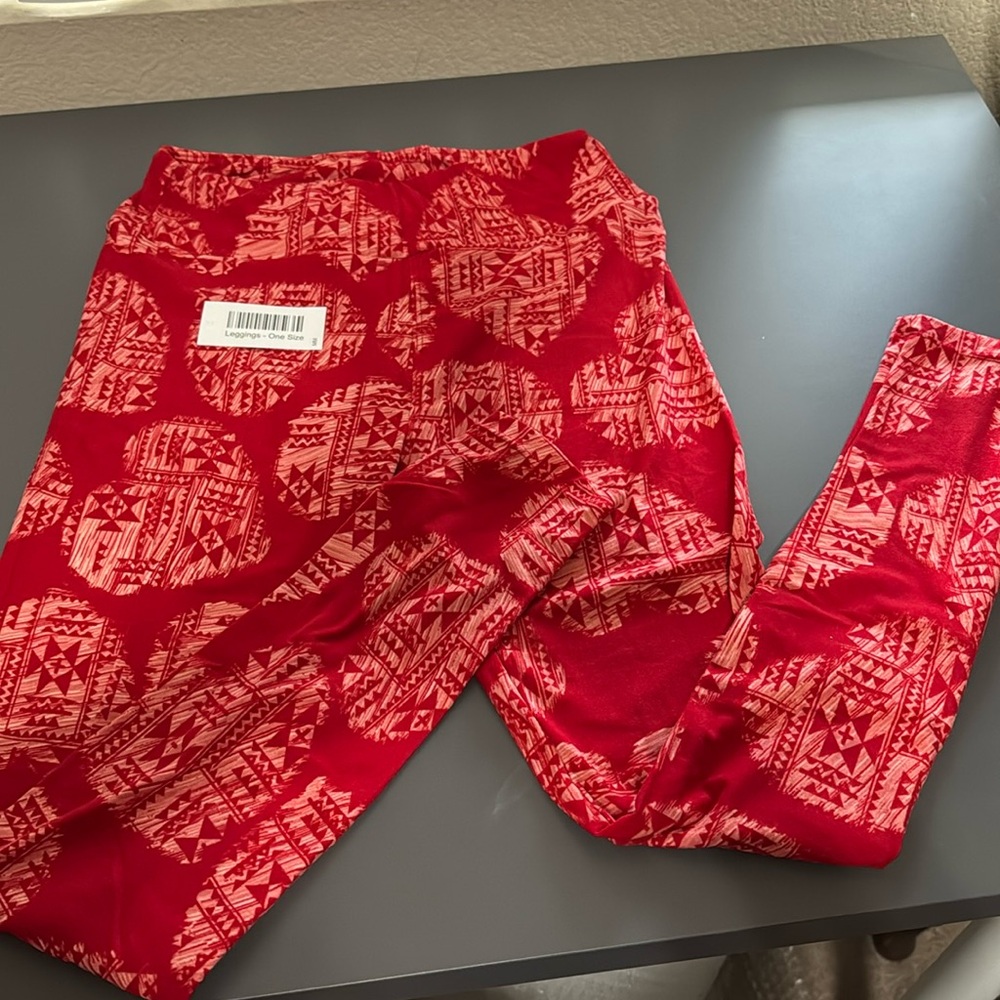 🍁 OS LULAROE LEGGING super “butter soft “ Valentine